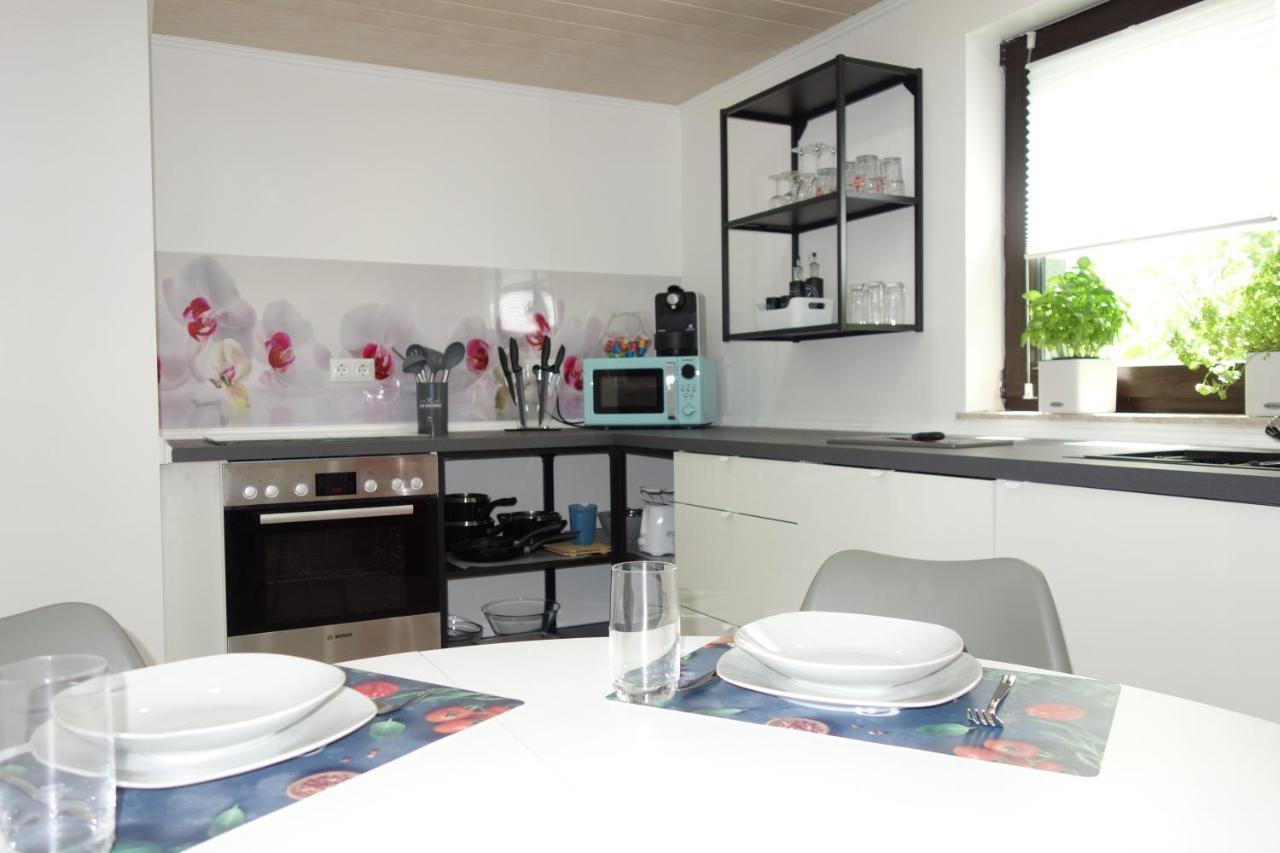 Happy-Homes Red - Up To 5 - Kueche - W-Lan - Netflix - Honig - Terrasse Альтенштадт Экстерьер фото